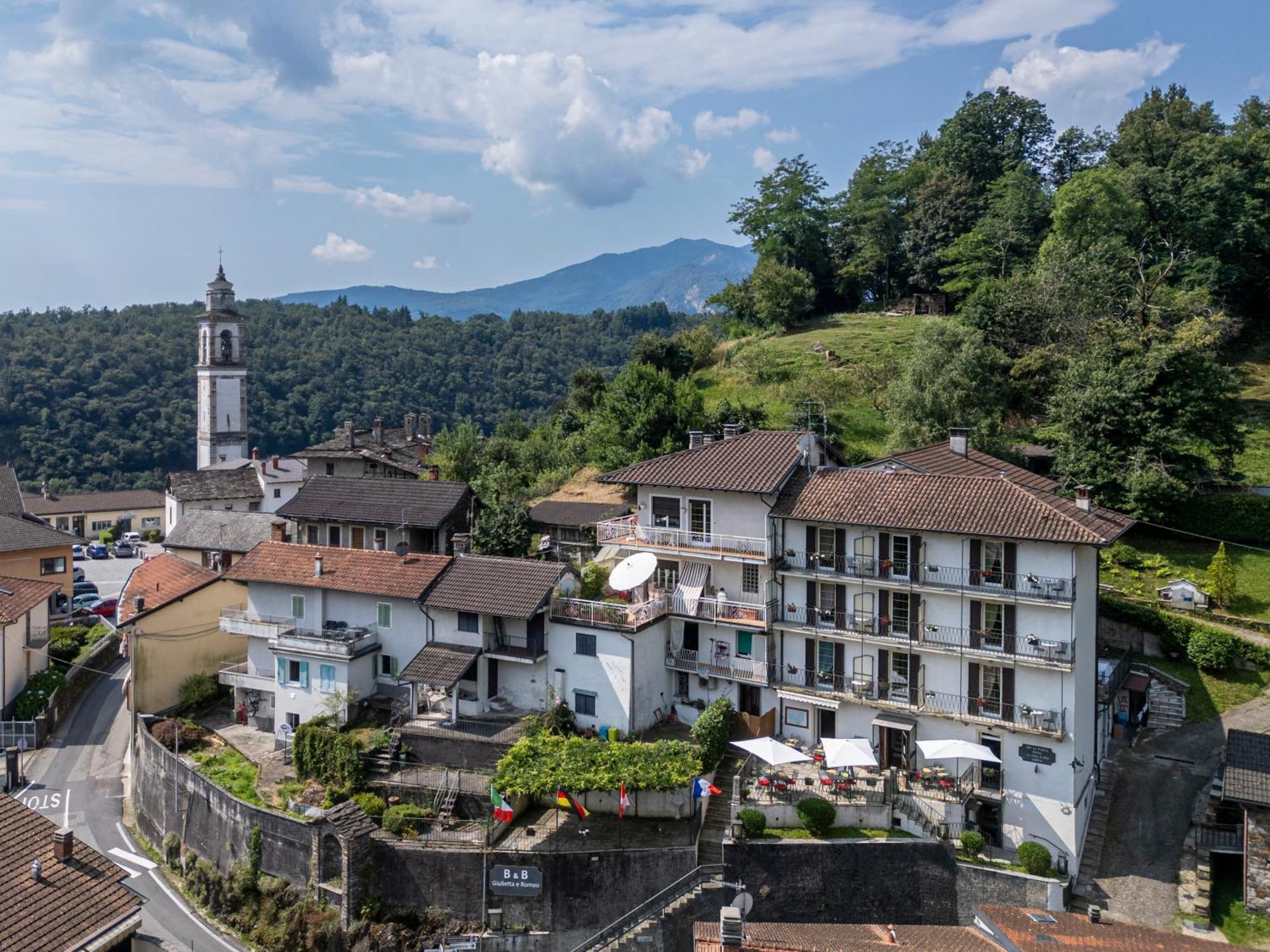 Guesthouse Giulietta E Romeo Cossogno Екстериор снимка